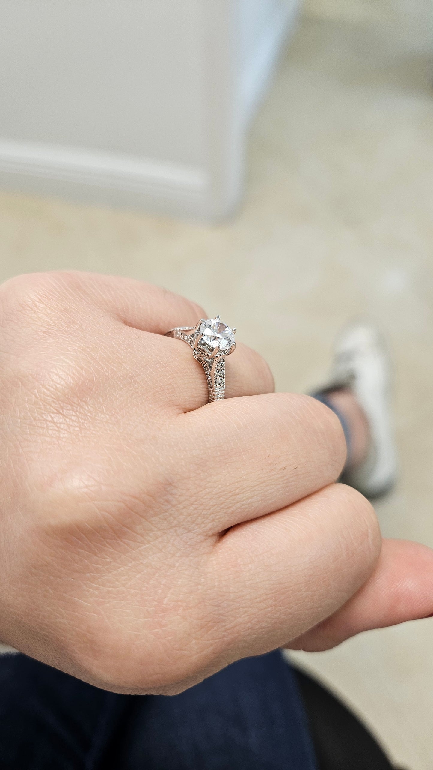 Tulipan Vintage Style Diamond Engagement Ring 18K White Gold