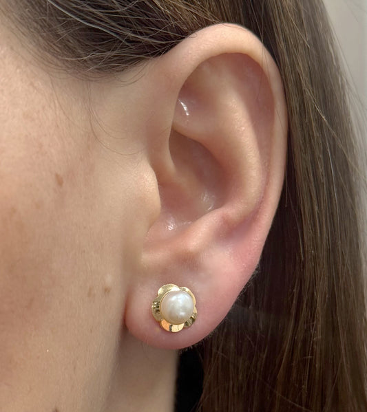 9MM Pearl Flower Stud Earrings with Silicone Screwback