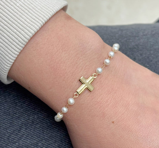 Wired Cross Charm Pearl Bracelet