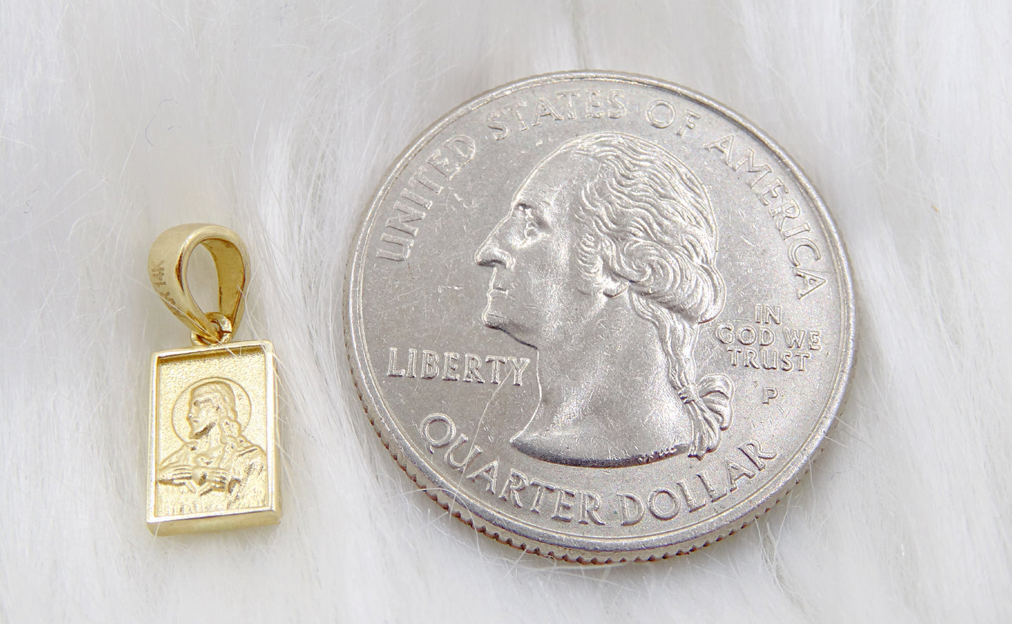 Small Scapular Medal Pendant 14 Karat Yellow Gold