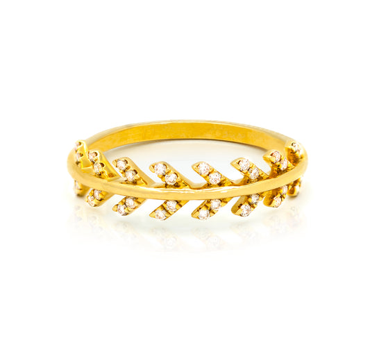 Chasing Arrow Diamond Ring