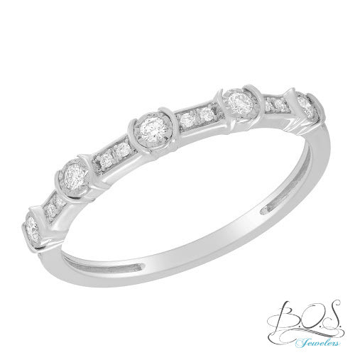 14K Gold Diamond Illusion Ring
