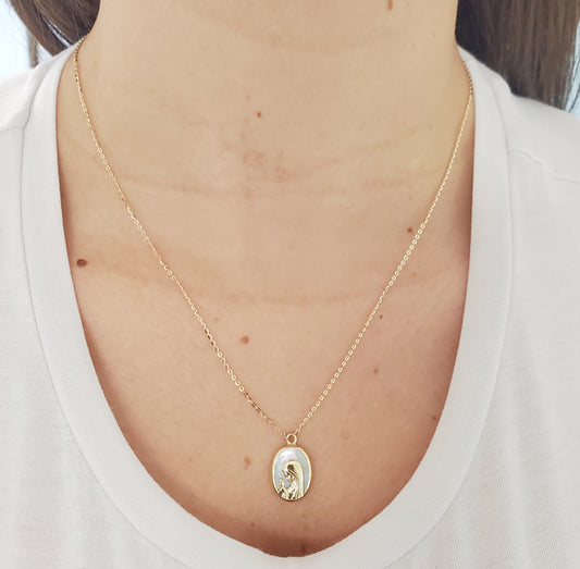 Oval Mother of Pearl Praying Virgin