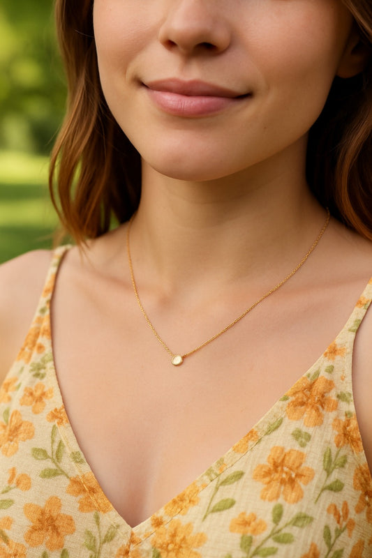 Fine Bezel Single Circle Mother of Pearl Necklace