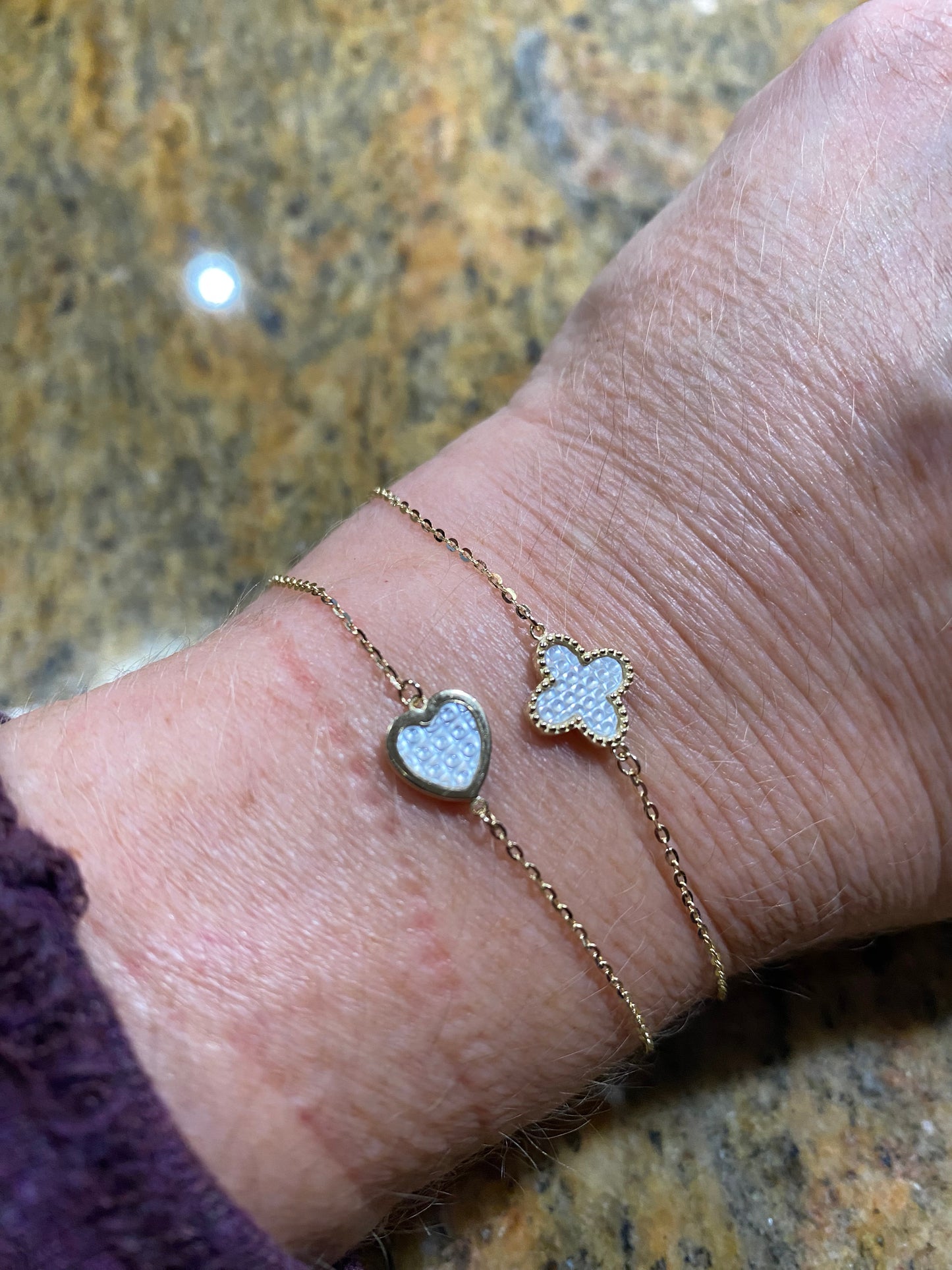 Single Double-Sided Checkered Mother of Pearl Heart Bracelet