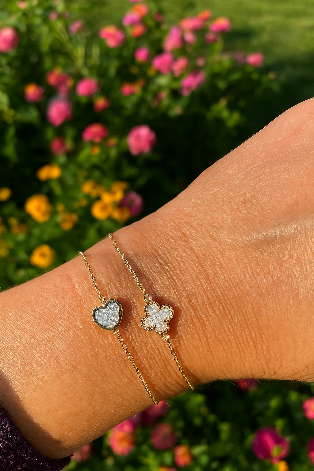 Single Double-Sided Checkered Mother of Pearl Heart Bracelet