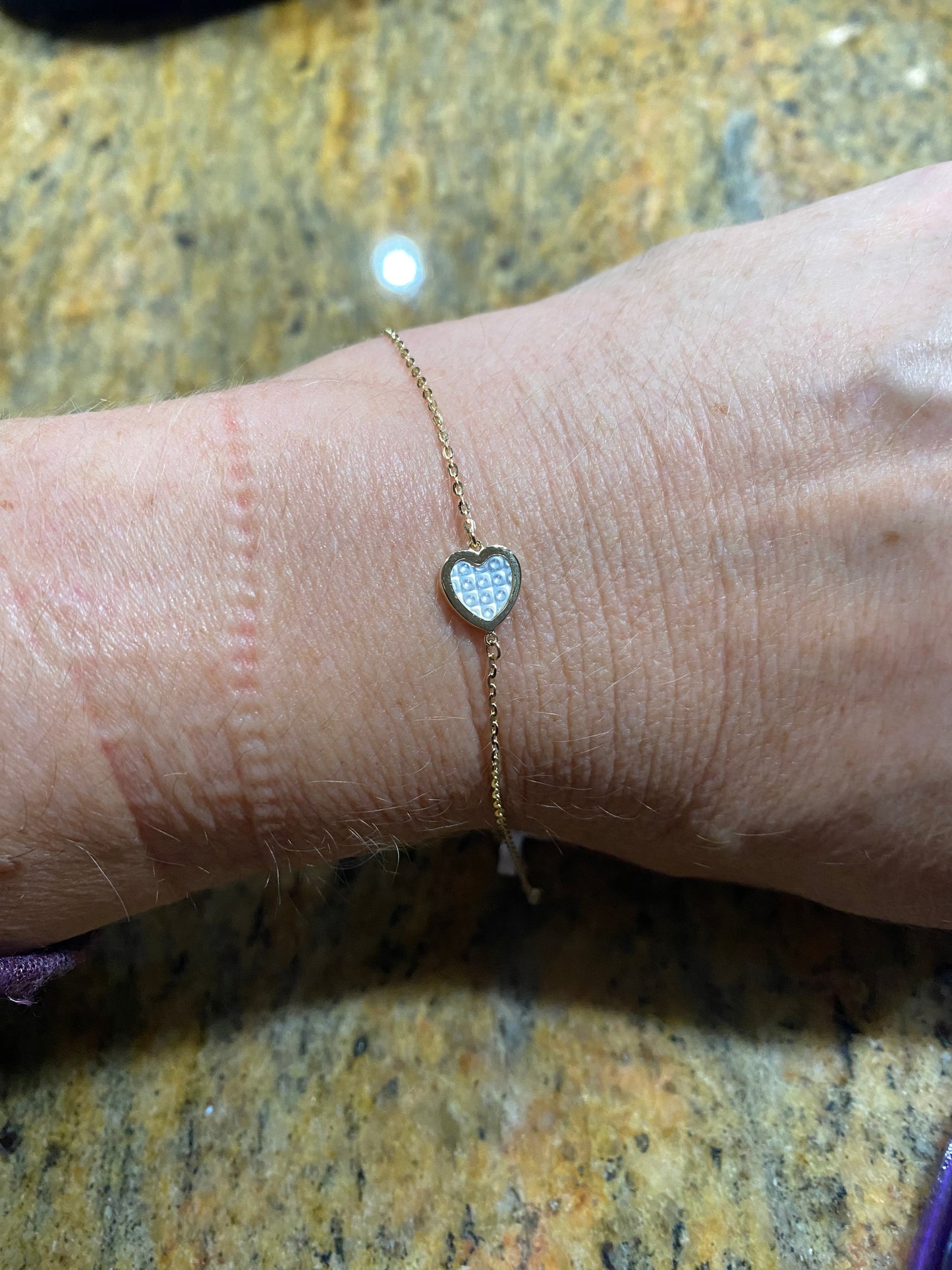 Single Double-Sided Checkered Mother of Pearl Heart Bracelet