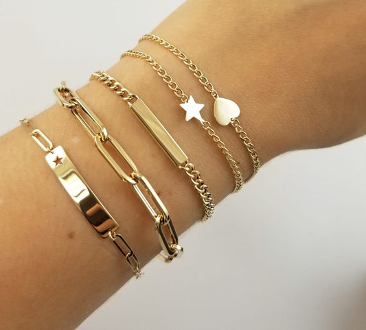 Thin Curb Link Single Heart Bracelet