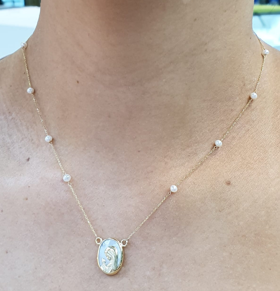 14KY Gold Praying Virgen Mary Necklace