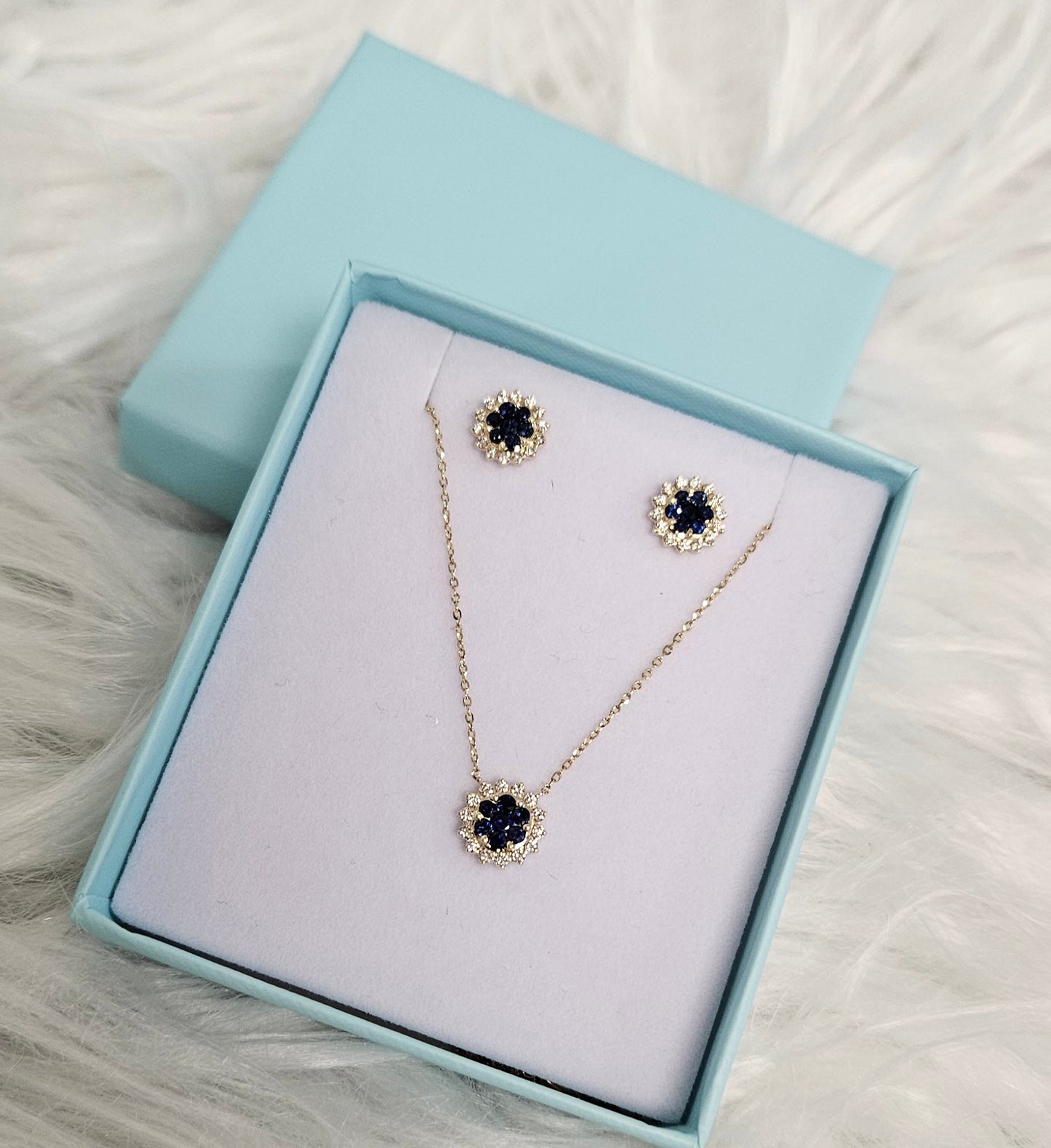 Diamond Flower with Blue Sapphire Gift Set