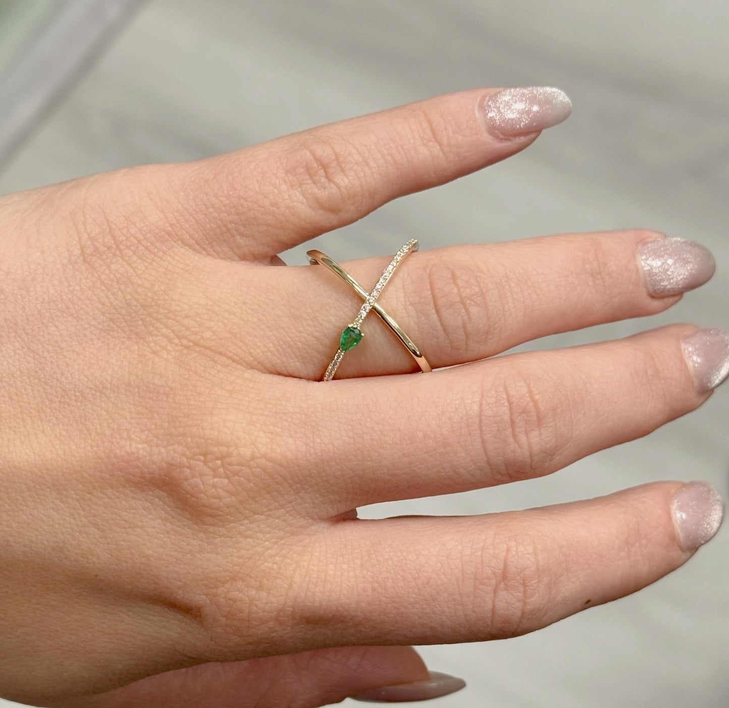 Diamond Criss Cross Pear Color Stone Ring