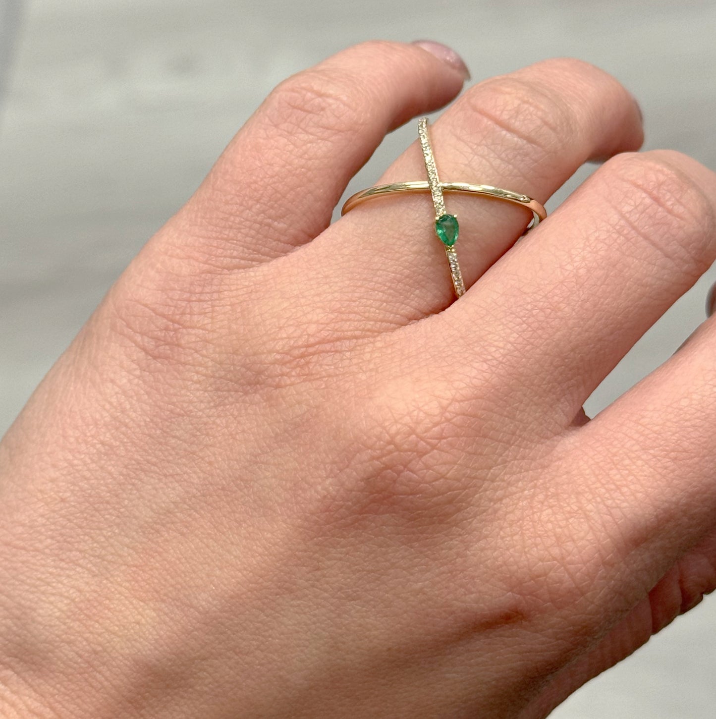 Diamond Criss Cross Pear Color Stone Ring