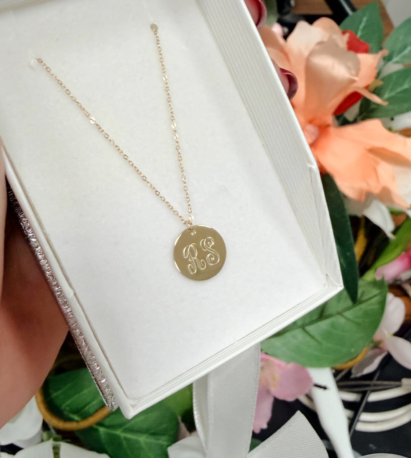 Single Circle Disc Charm Necklace