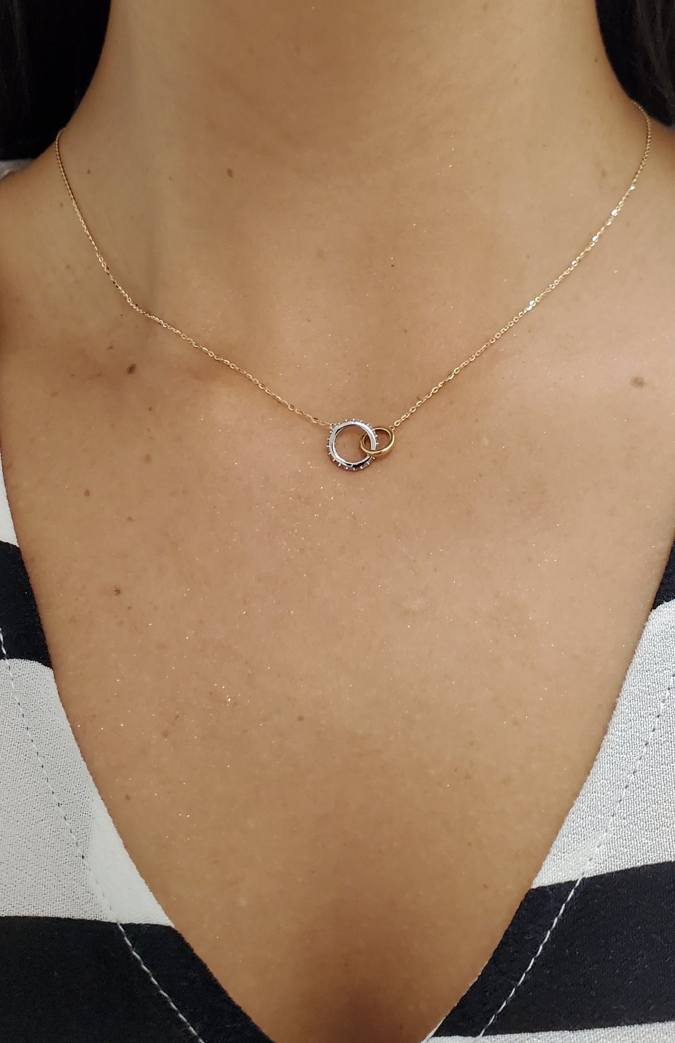 Diamond Interlocking Circles Pendant Necklace