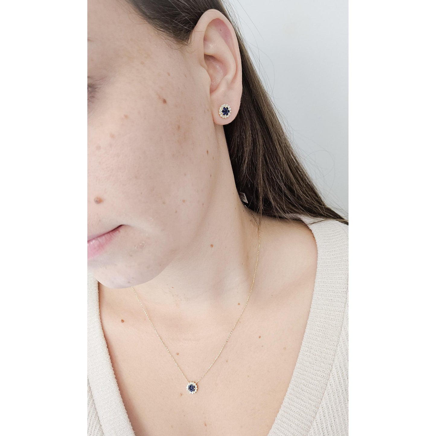 Diamond Flower with Blue Sapphire Gift Set