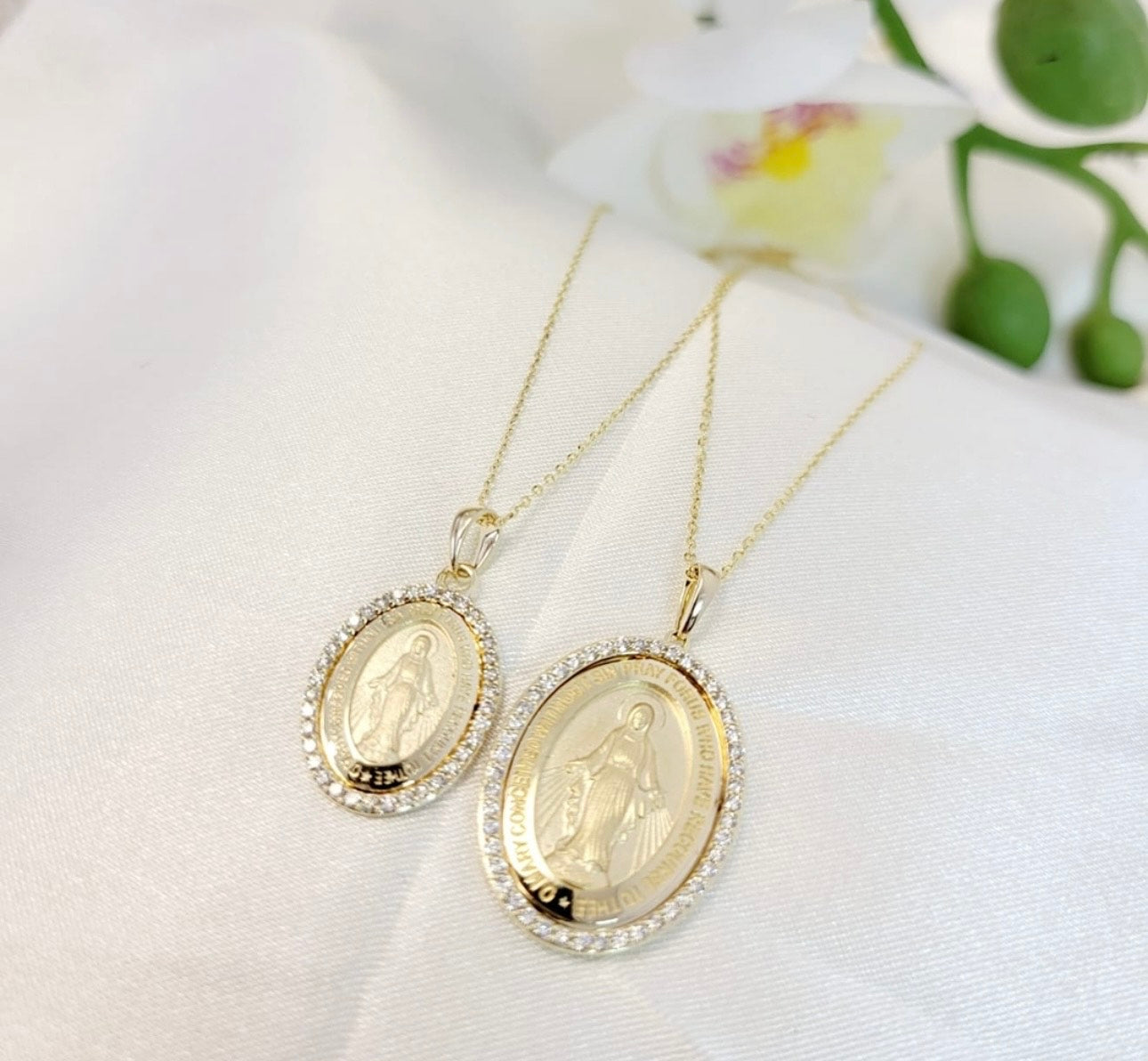 Miraculous medal 14k 2025 gold