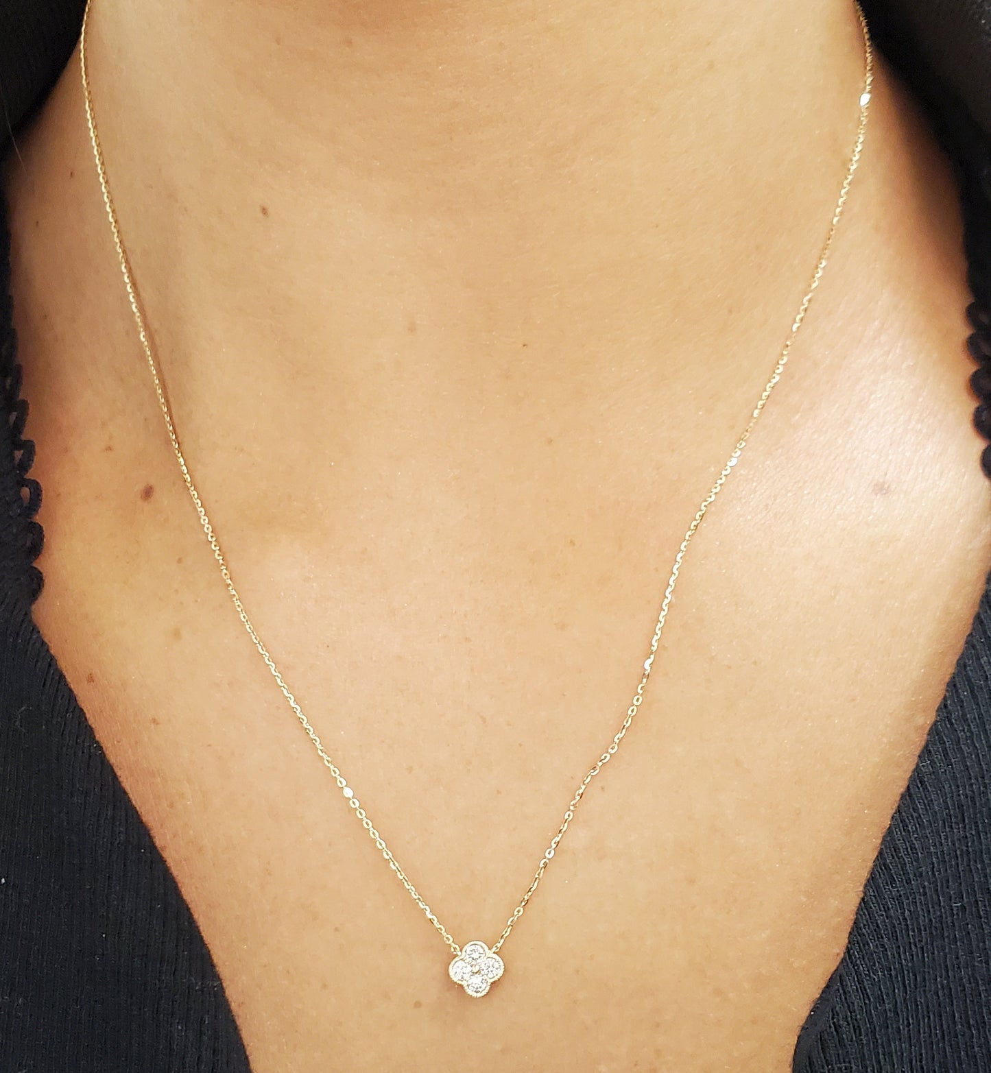 Single Clover Diamond Necklace