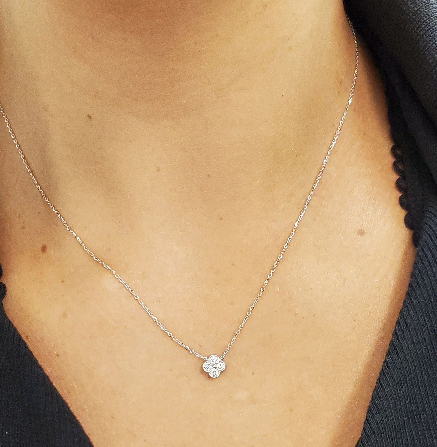 Single Clover Diamond Necklace