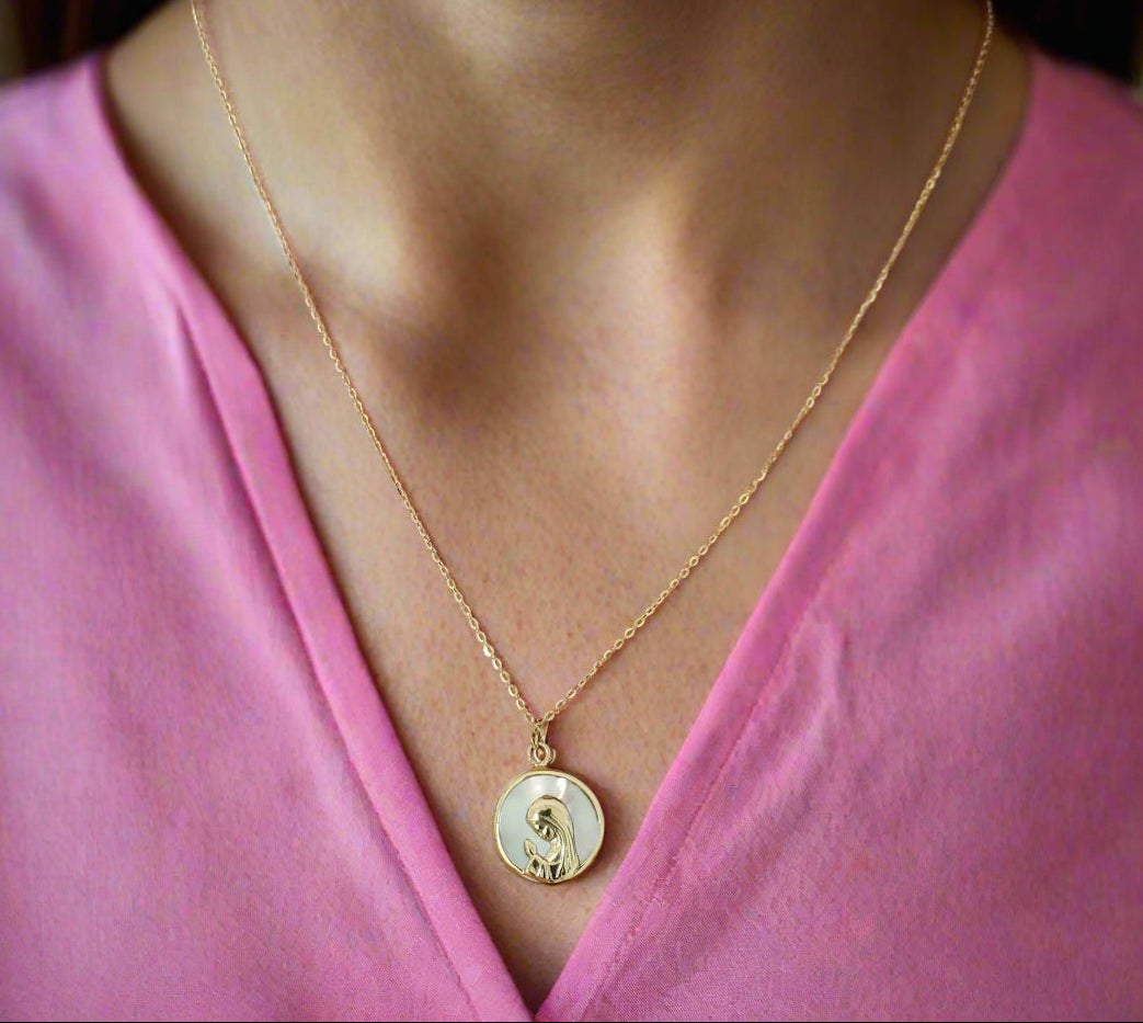 Round Mother of Pearl Praying Virgin