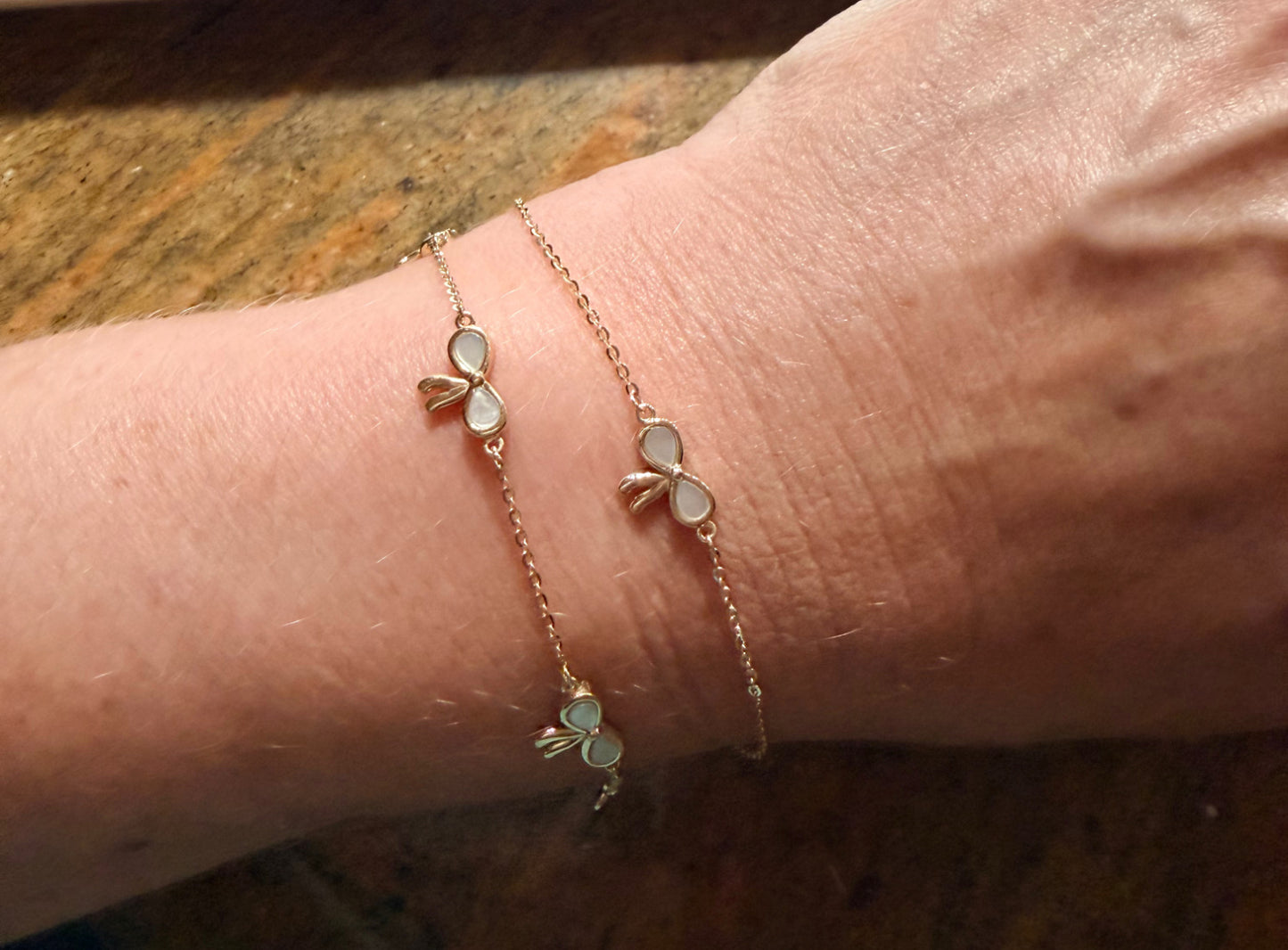 Mother of Pearl Single Bow Bracelet