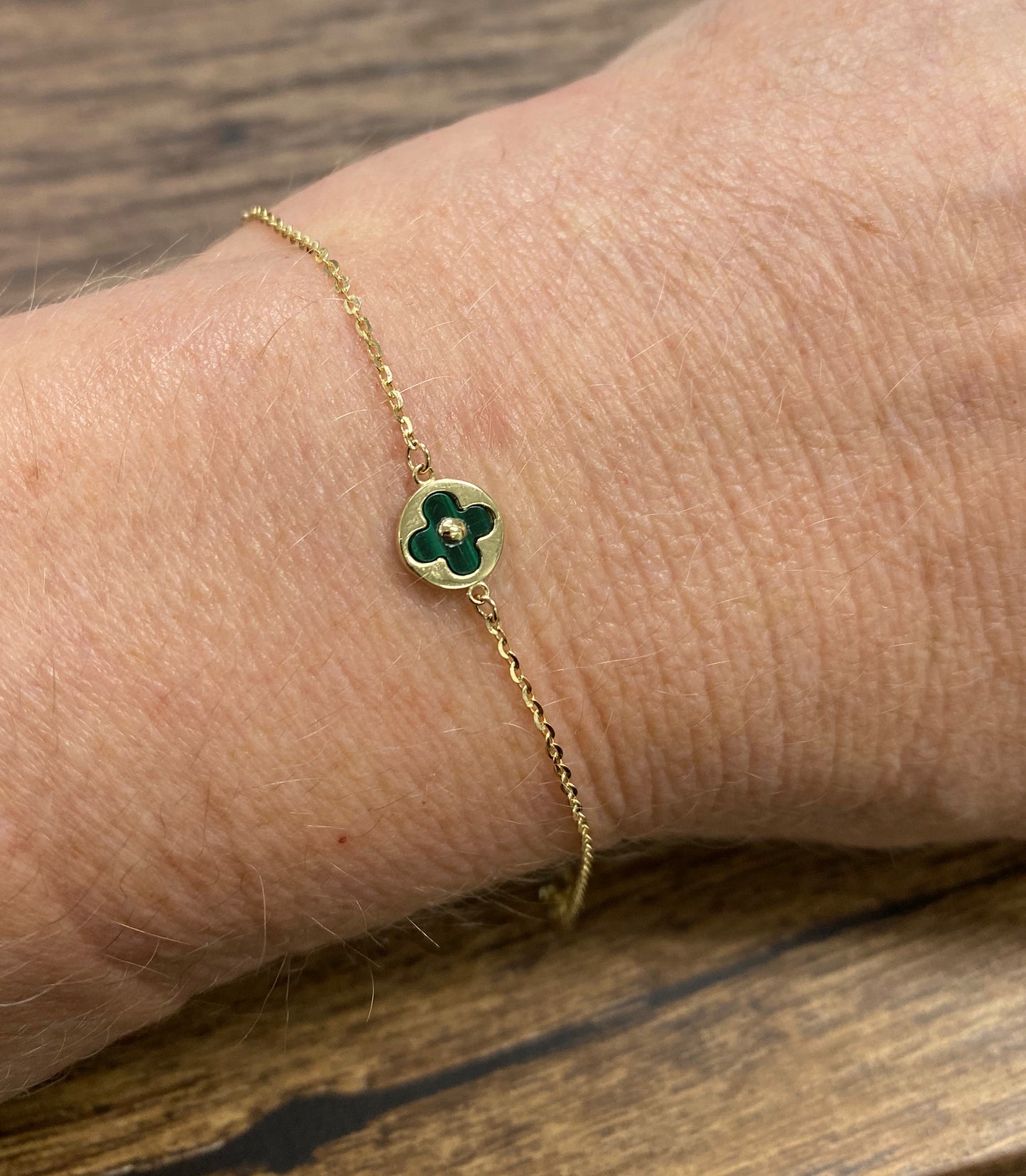 Single Circle Color Stone Clover Bracelet