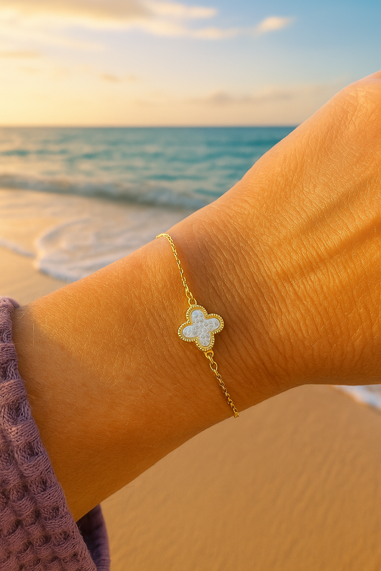 Single Double-Sided Checkered Mother of Pearl Clover Bracelet