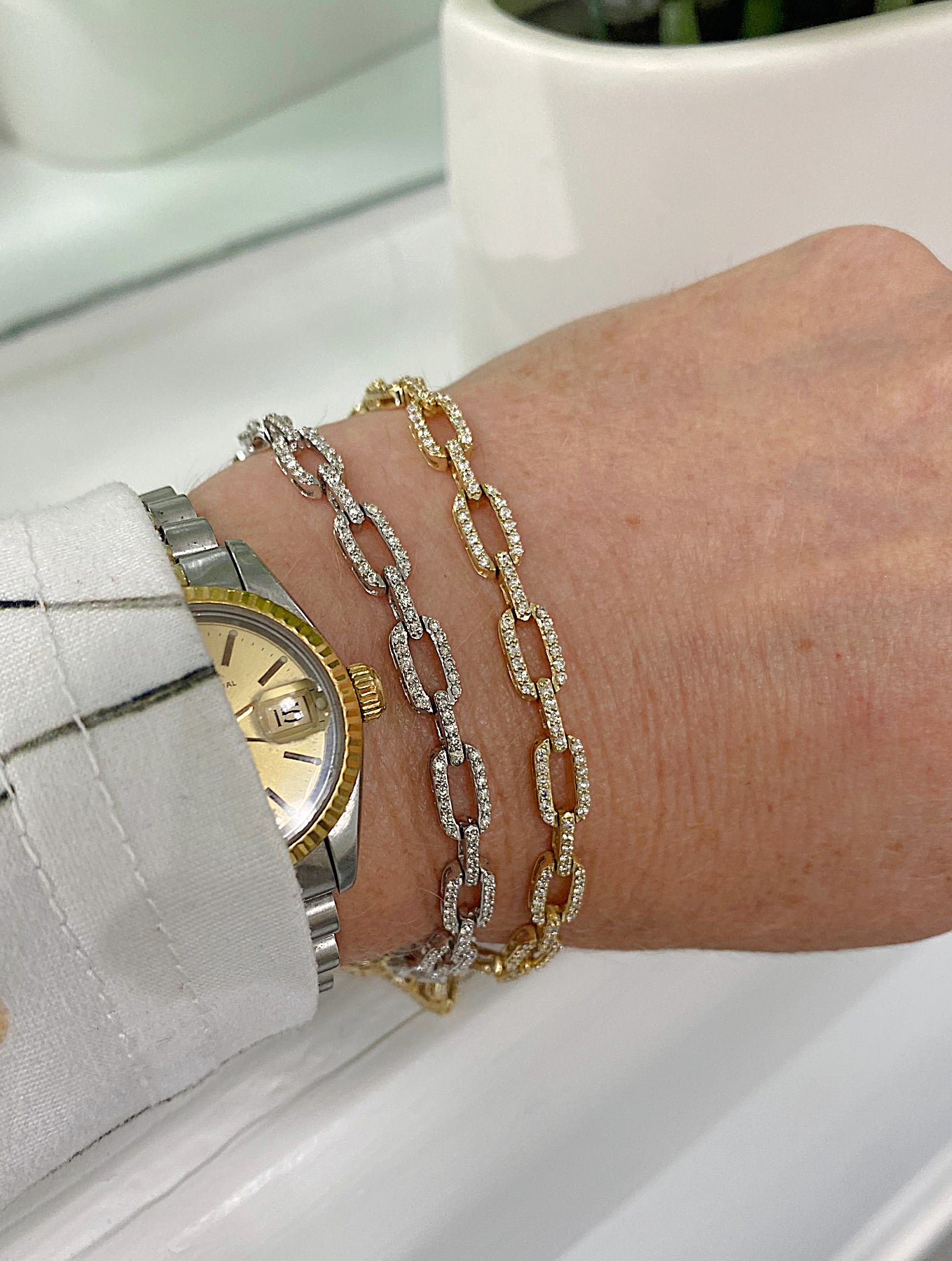 Golden Glamour: 14K Gold Diamond Pave Paperclip Link Bracelet