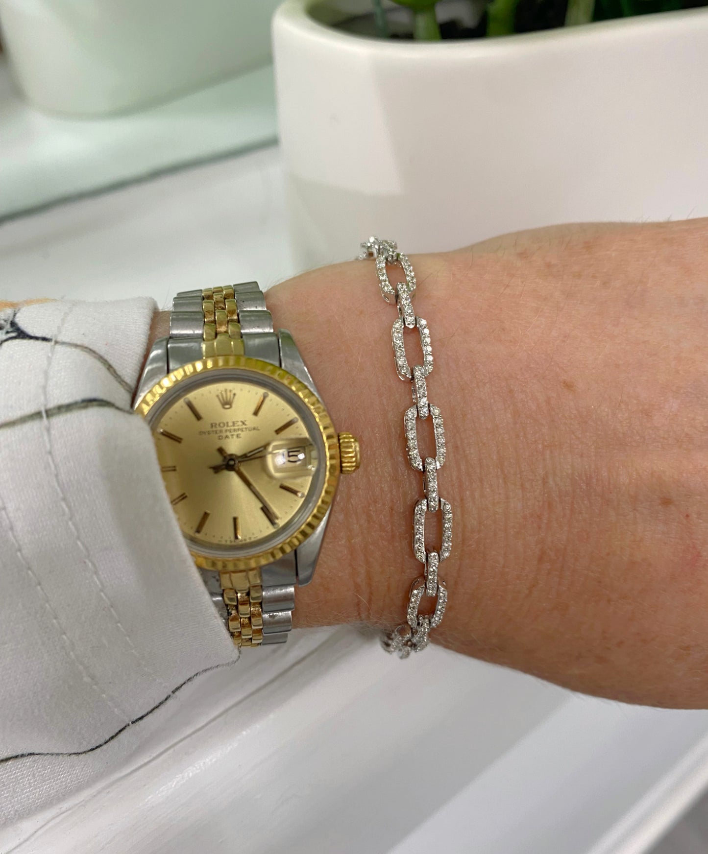 Golden Glamour: 14K Gold Diamond Pave Paperclip Link Bracelet